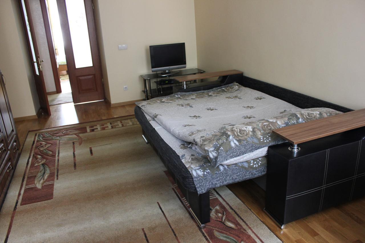 Apartment On Bernarda Meretyna Львов Экстерьер фото